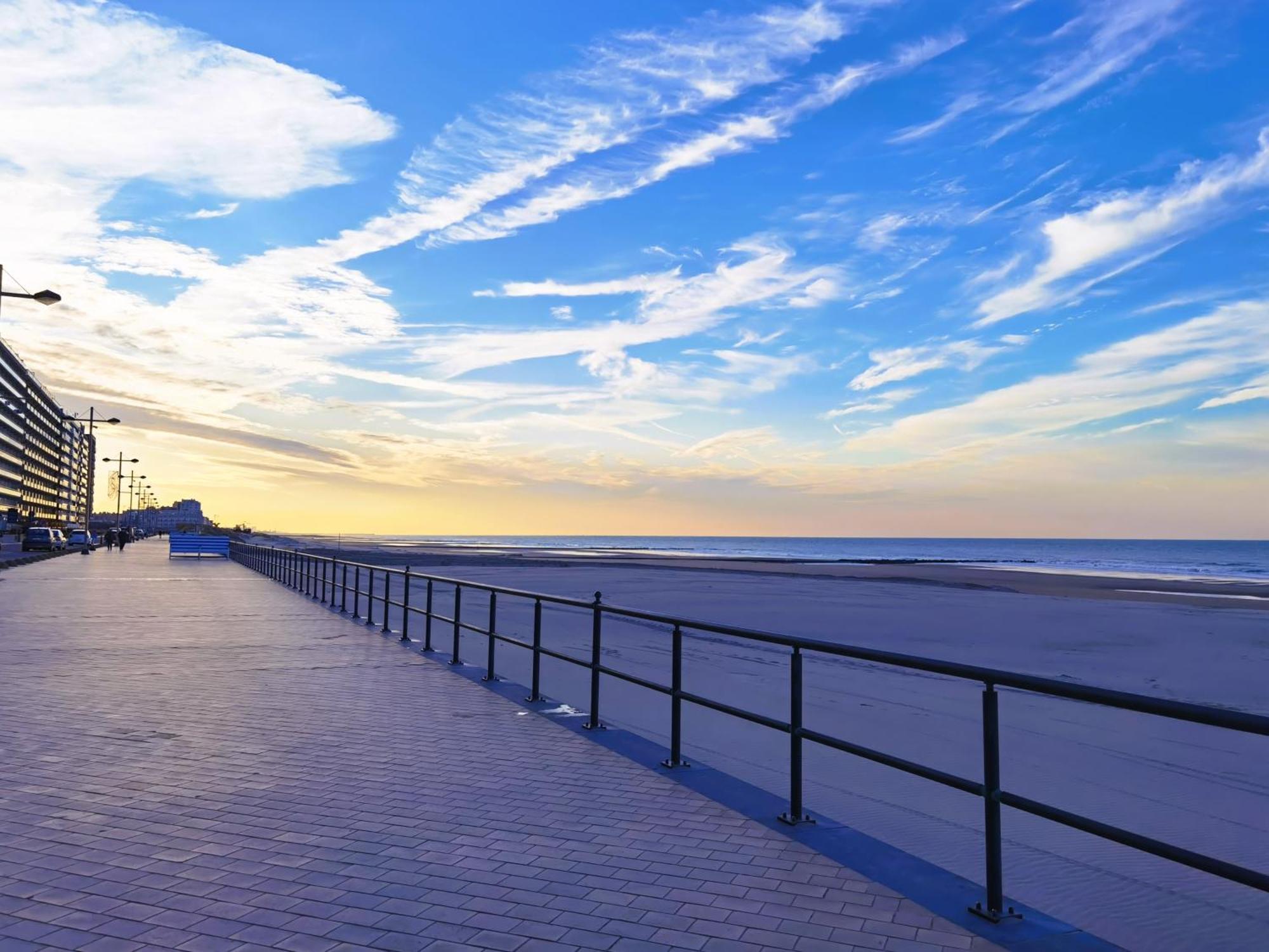 Easyescape - Darwin Zeezicht Studio Middelkerke Luaran gambar