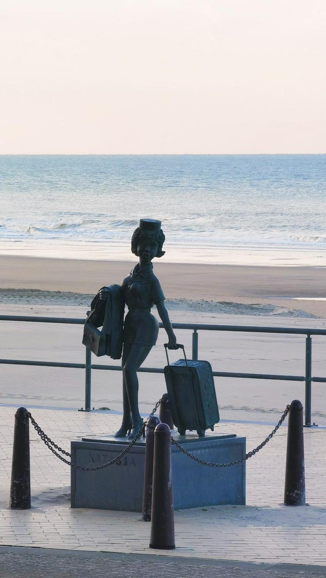 Easyescape - Darwin Zeezicht Studio Middelkerke Luaran gambar