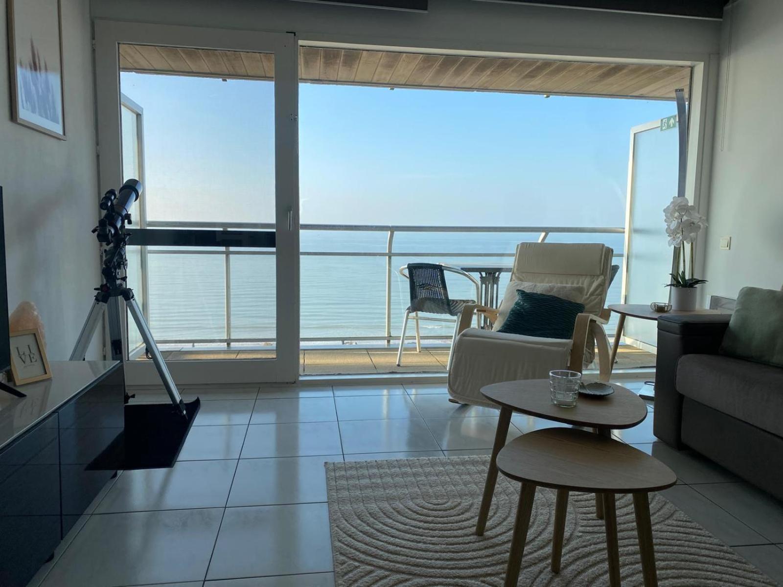 Easyescape - Darwin Zeezicht Studio Middelkerke Luaran gambar